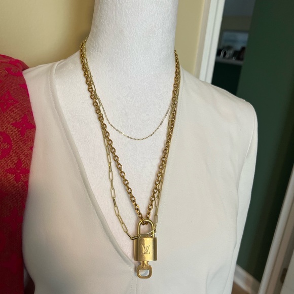 LOUIS VUITTON LOCK & KEY ON NON-LOUIS VUITTON 3 chain necklace - Picture 1 of 8
